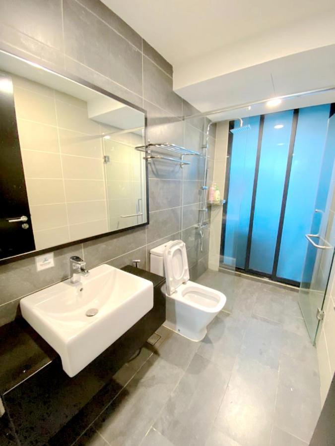 Almas Suites Puteri Harbour Nusajaya  Exterior foto